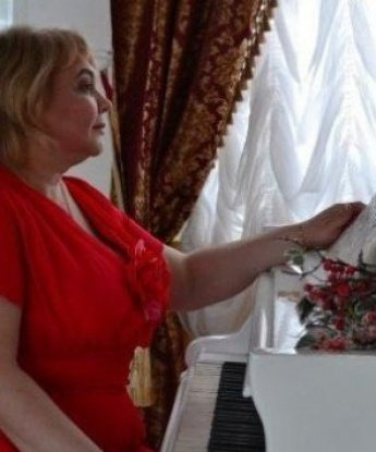 Молодая и амбициозная красотка предлагает тебе свои интимные услуги. Я обещаю, что ты попадешь в руки настоящей профессионалки, способной удовлетворить все твои желания. Позвони мне и убедись сам! 8958, 47 лет